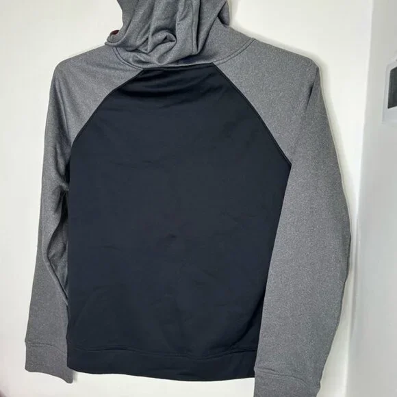 Under Armour Women’s Black and Gray semi fitted Hoodie - Picture 5 of 8